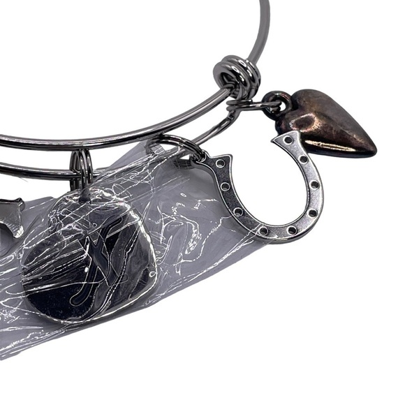 Charm bracelet with 5 charms New - Picture 3 of 4